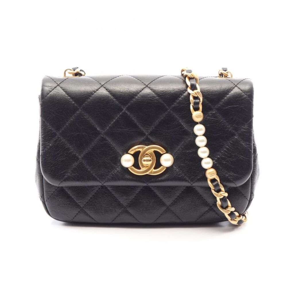 CHANEL Matelasse Leather Shoulder Bag